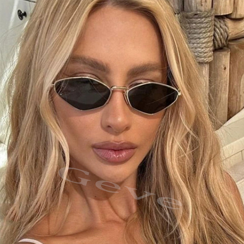Women'S Fashion Trends Summer 2025 - Trendy Poligon Küçük Güneş Gözlüğü Kadın